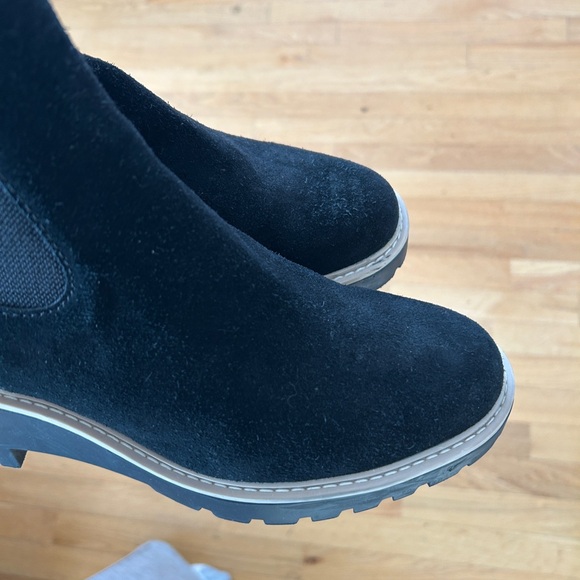 Dolce Vita Chelsea Boots - Picture 4 of 5